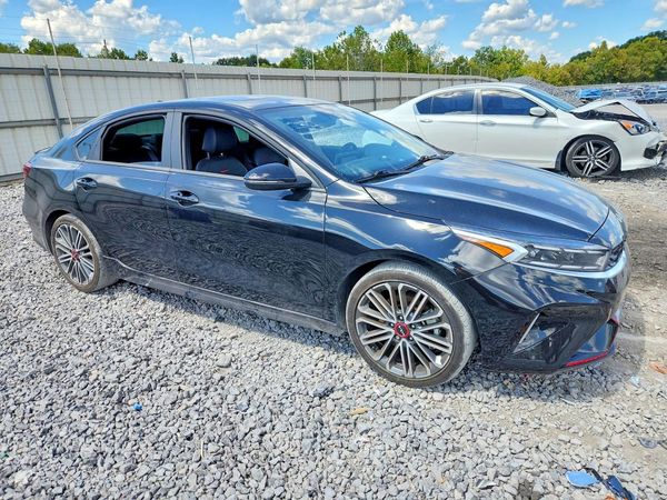 2024 KIA FORTE — Passenger 3/4