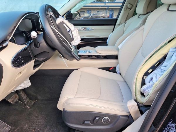 2023 GENESIS GV70