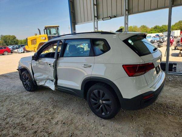 2022 VOLKSWAGEN TAOS