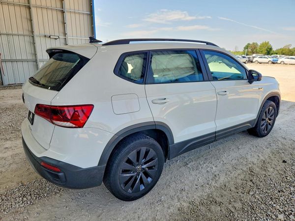 2022 VOLKSWAGEN TAOS