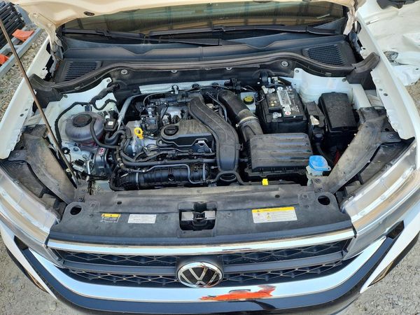 2022 VOLKSWAGEN TAOS