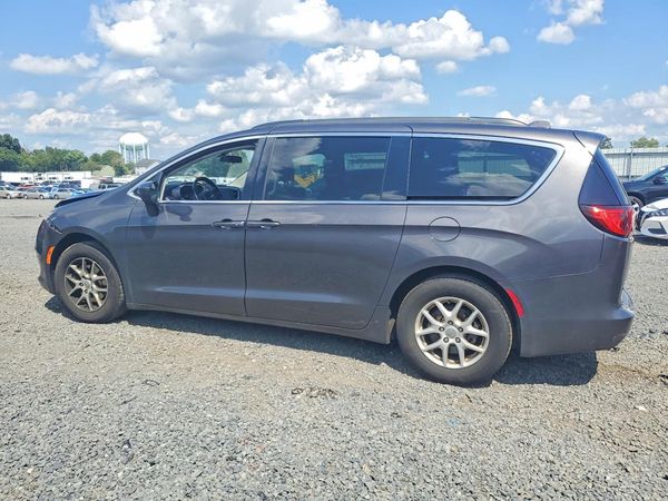 2020 CHRYSLER VOYAGER LX