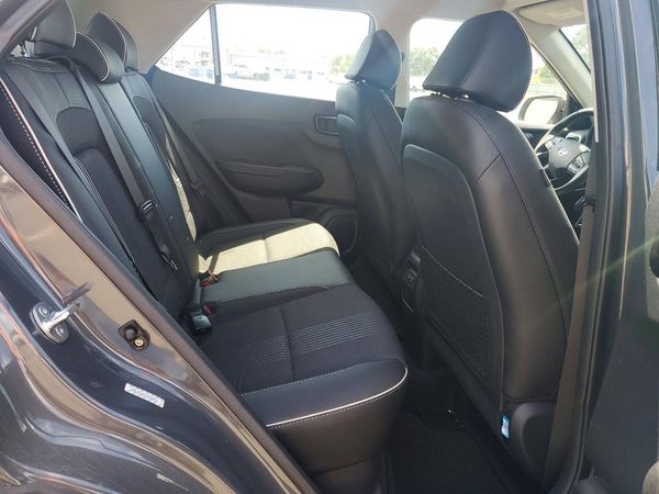 2024 HYUNDAI VENUE SEL / Limited