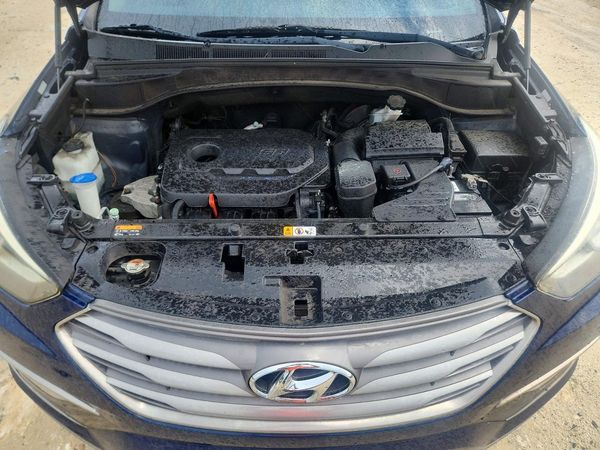 2017 HYUNDAI SANTA FE — Engine bay