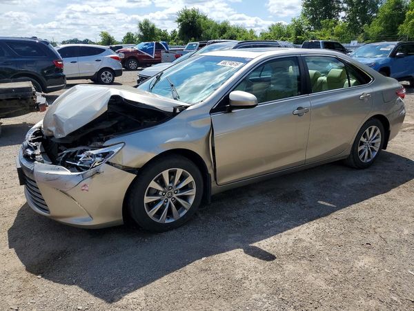 2015 TOYOTA CAMRY
