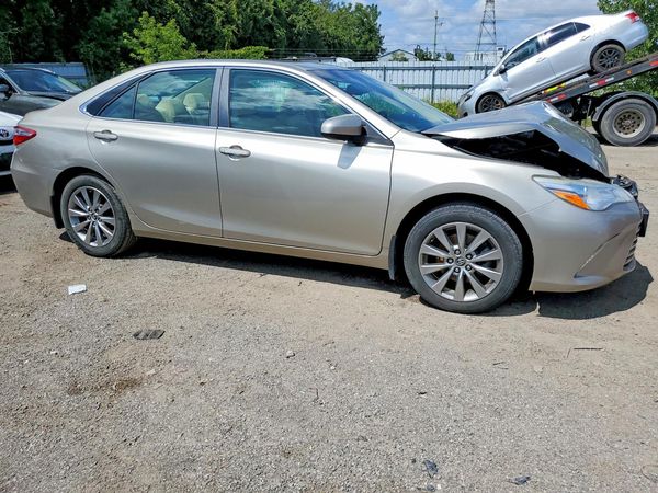 2015 TOYOTA CAMRY