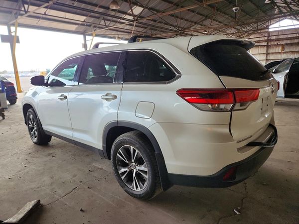 2019 TOYOTA HIGHLANDER LE/LE Plus
