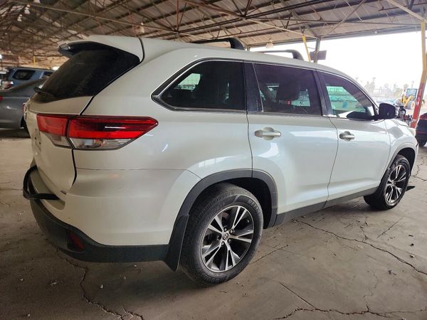 2019 TOYOTA HIGHLANDER LE/LE Plus