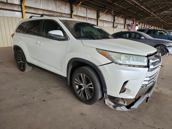 2019 TOYOTA HIGHLANDER LE/LE Plus