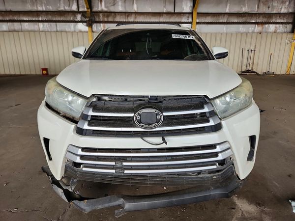 2019 TOYOTA HIGHLANDER LE/LE Plus