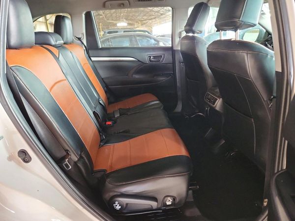 2019 TOYOTA HIGHLANDER LE/LE Plus
