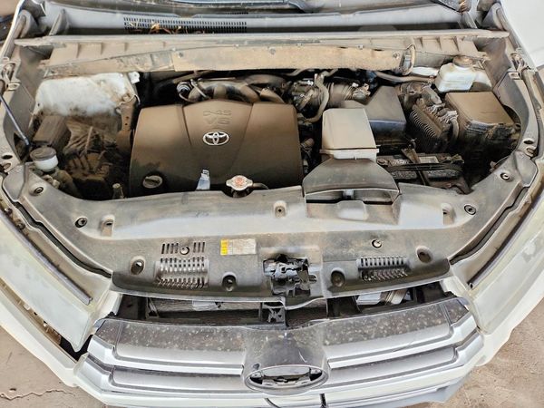 2019 TOYOTA HIGHLANDER LE/LE Plus