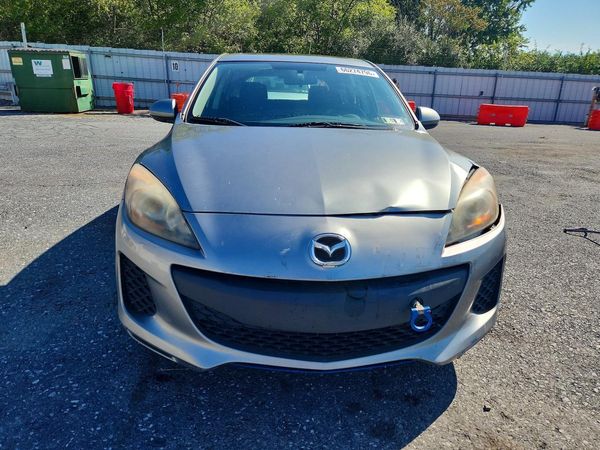 2013 MAZDA 3 Touring/GS