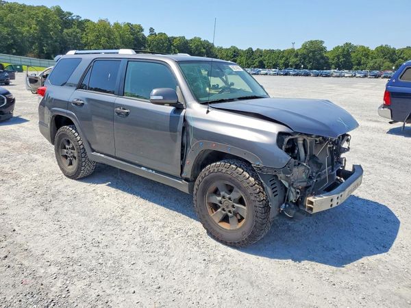 2013 TOYOTA 4RUNNER — Passenger 3/4