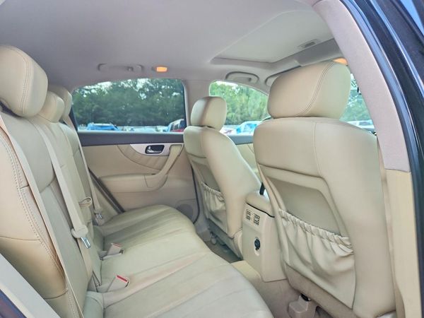 2015 INFINITI QX70