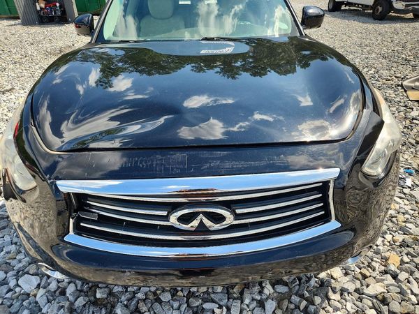 2015 INFINITI QX70