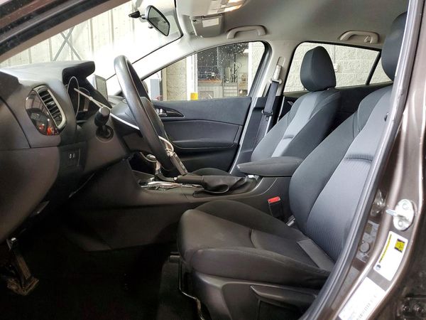2016 MAZDA 3 SV/Base