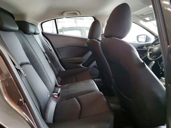 2016 MAZDA 3 SV/Base