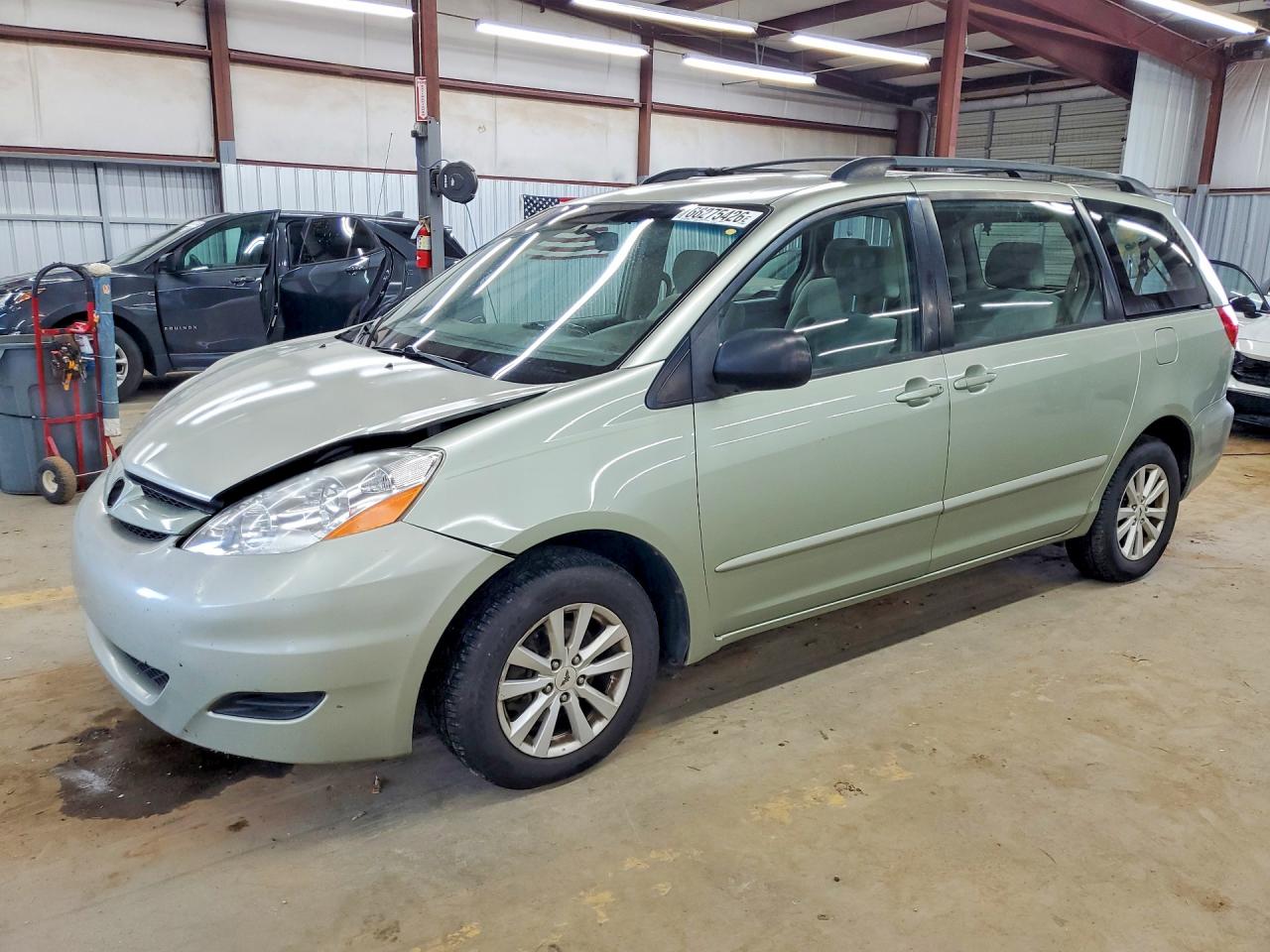 2021 TOYOTA SIENNA LE