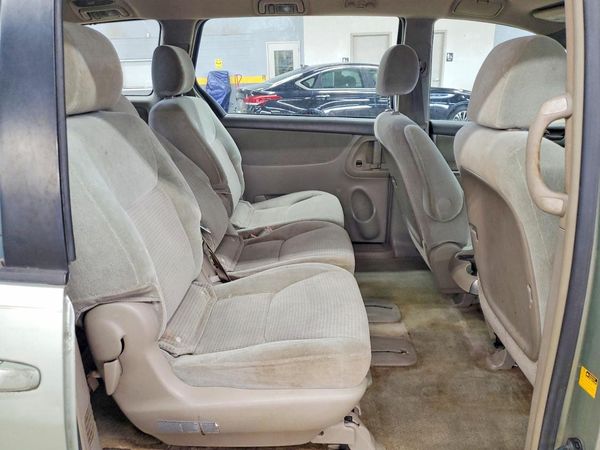 2021 TOYOTA SIENNA LE