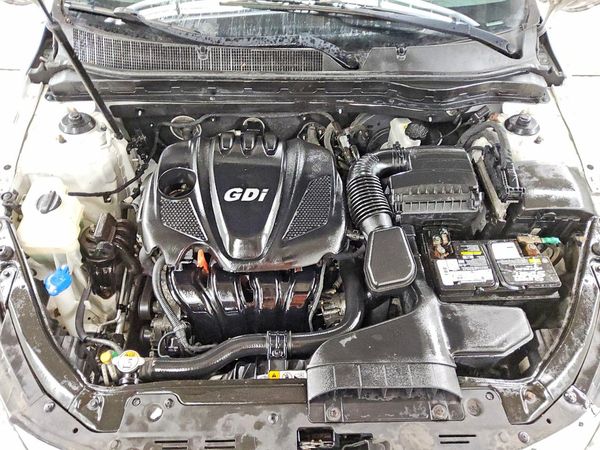 2015 KIA OPTIMA GL(Middle-low grade) — Engine bay