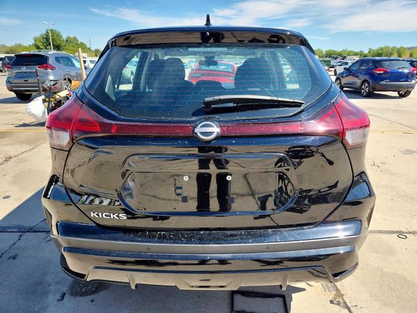 2024 NISSAN KICKS