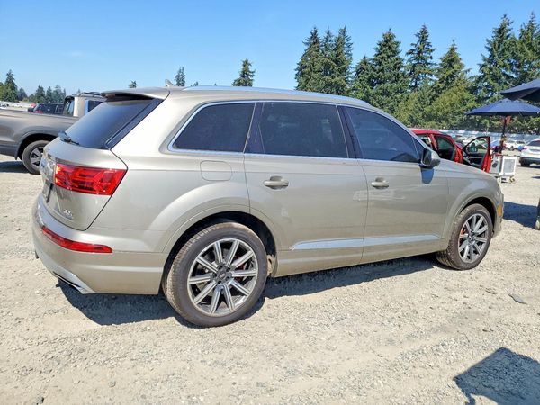 2017 AUDI Q7 quattro Premium Plus