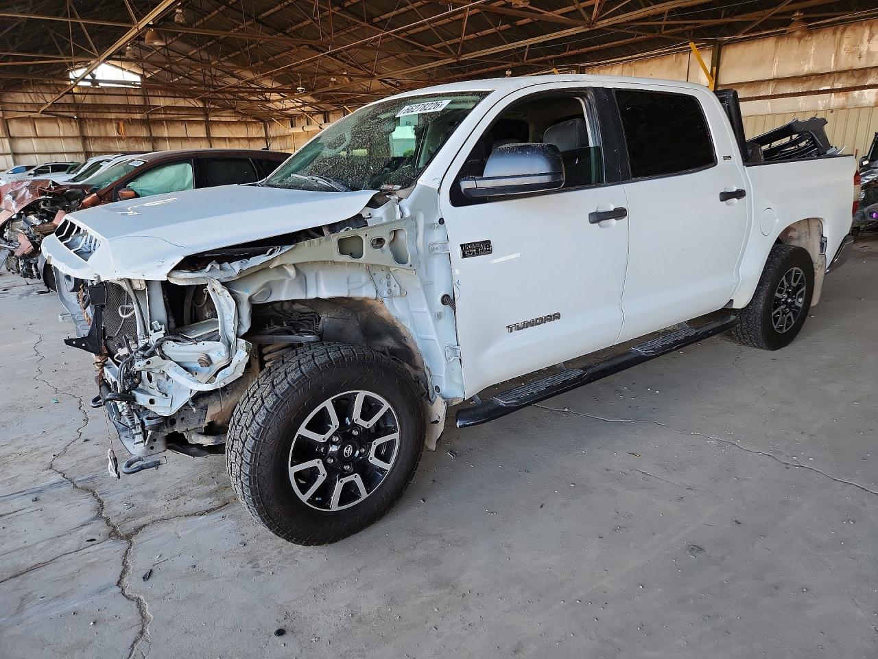 2016 TOYOTA TUNDRA SR5