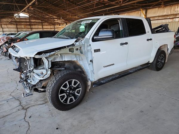 2016 TOYOTA TUNDRA