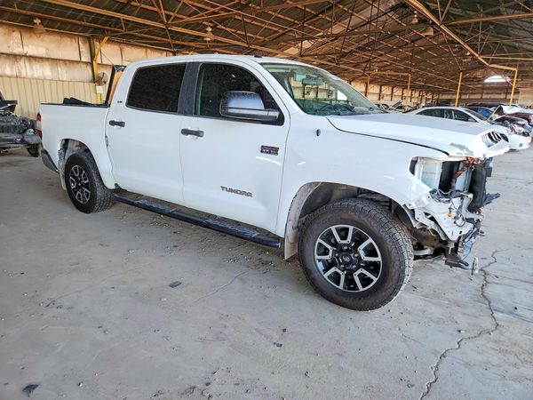 2016 TOYOTA TUNDRA SR5
