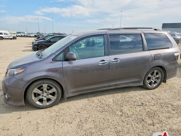 2014 TOYOTA SIENNA