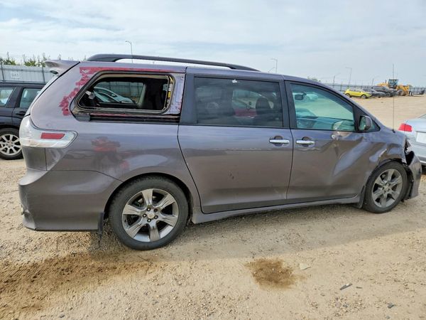 2014 TOYOTA SIENNA