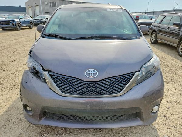 2014 TOYOTA SIENNA