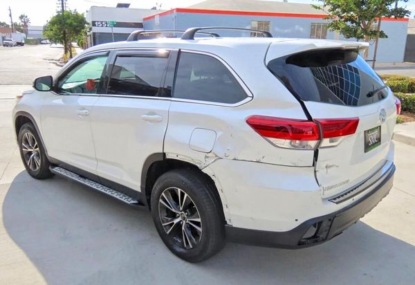 2019 TOYOTA HIGHLANDER LE/LE Plus