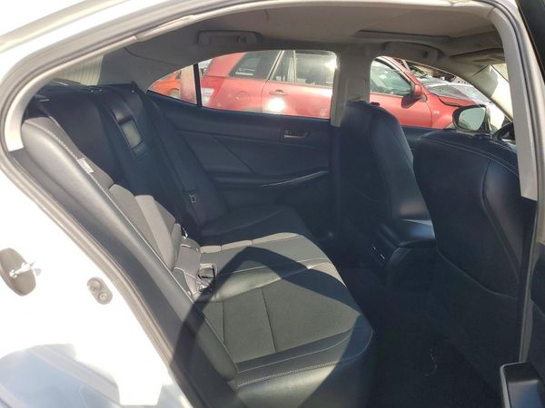 2019 LEXUS IS 300