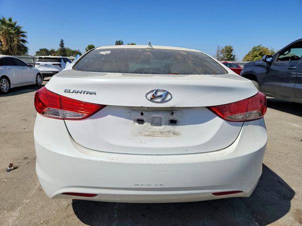 2013 HYUNDAI ELANTRA