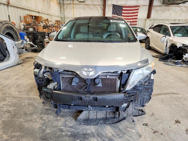 2014 TOYOTA VENZA XLE