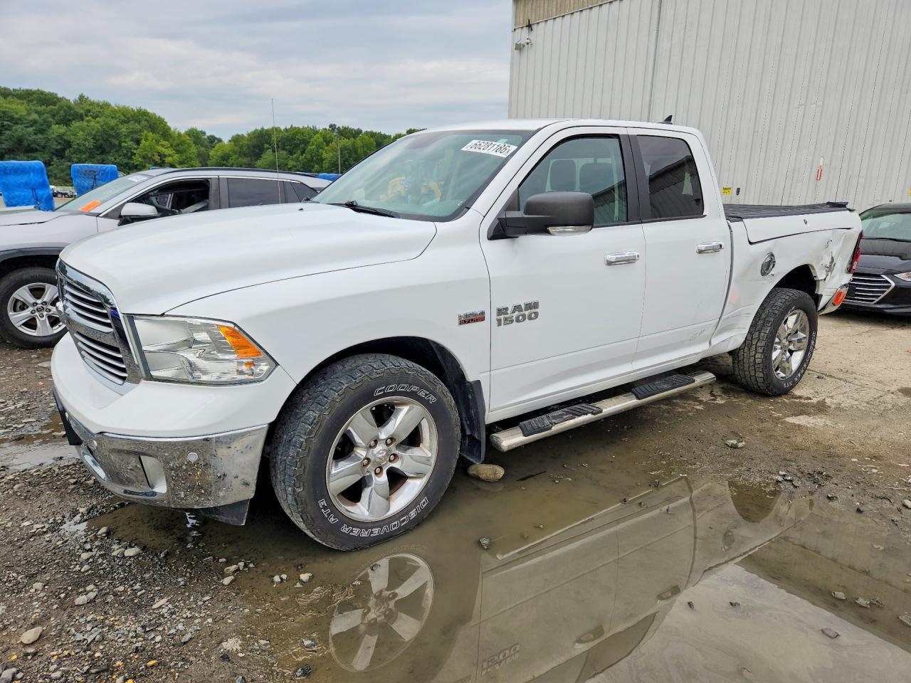 2016 RAM 1500 SLT QUAD CAB 4X4