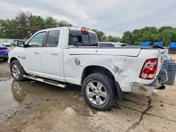 2016 RAM 1500 SLT QUAD CAB 4X4