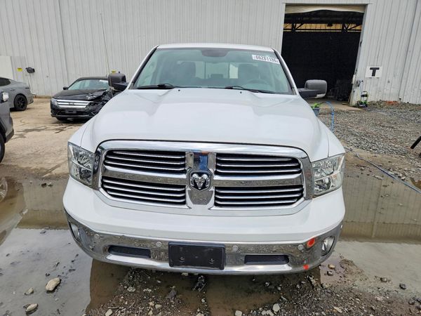 2016 RAM 1500 SLT QUAD CAB 4X4