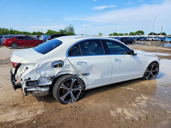 2024 MERCEDES-BENZ C