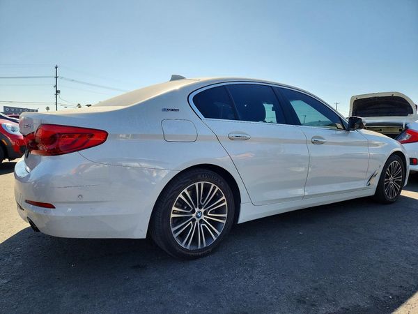 2018 BMW 530E