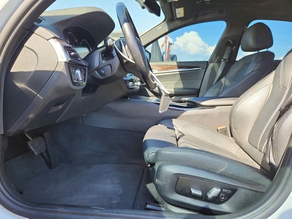 2018 BMW 530E