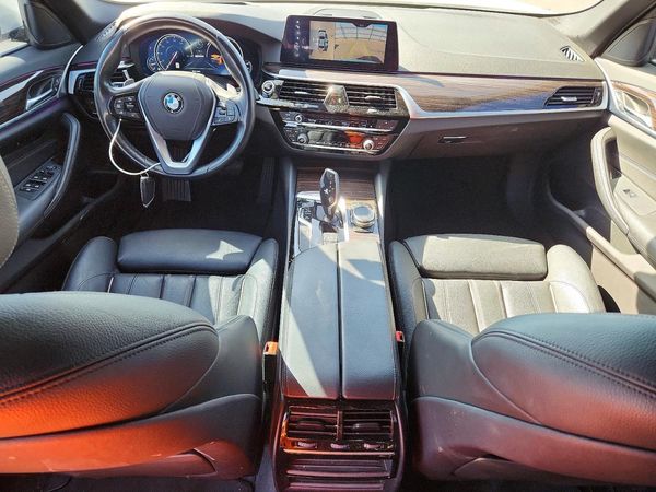2018 BMW 530E