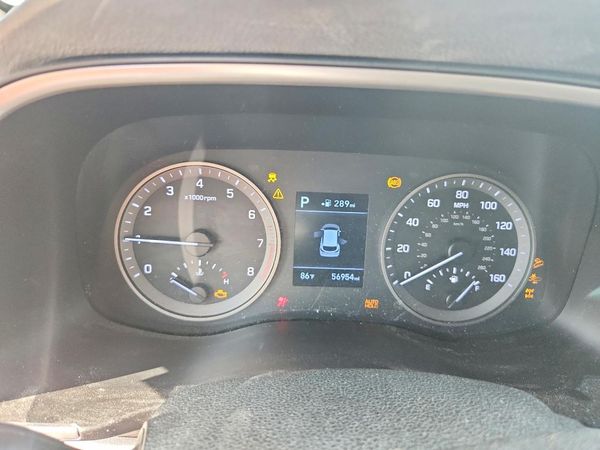 2020 HYUNDAI TUCSON SE
