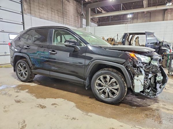 2022 TOYOTA RAV4 Limited