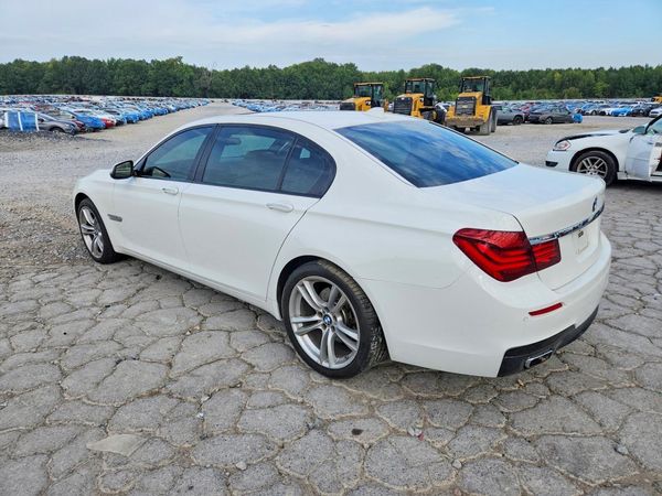 2013 BMW 740