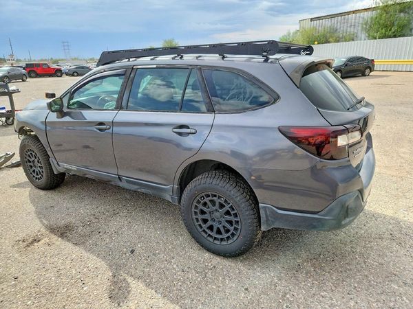 2018 SUBARU OUTBACK Base