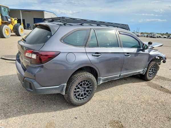 2018 SUBARU OUTBACK Base