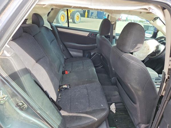 2018 SUBARU OUTBACK Base